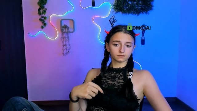 caroline_honeyy recorded