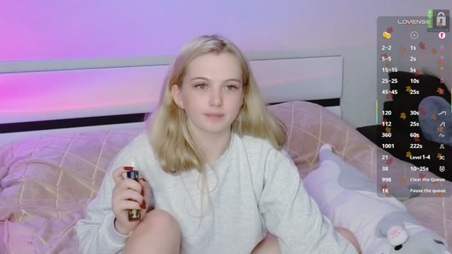 small_blondee recorded