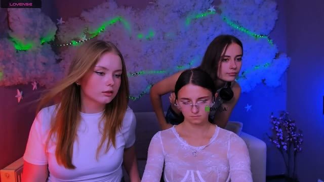 caroline_honeyy recorded